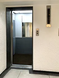 廊下、搬入エレベーターなどの例