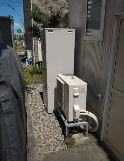 【生駒郡安堵町】蛇口をひねってからお湯になるまで長く感じるようになったためエコキュートを交換｜HE-K37CXからHE-SU37LQへの施工事例（施工後）