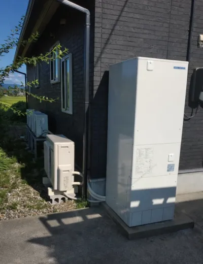 【生駒郡安堵町】沸き上げ停止の表示が出るようになったためエコキュートを交換｜UHW-46114A2UからCTU-E37AZ1への施工事例（施工後）