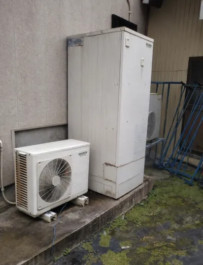 【御所市】お湯の温度が安定しなくなったためエコキュートを交換｜CTU-H4614ATからCTU-46AZ1への施工事例（施工前）