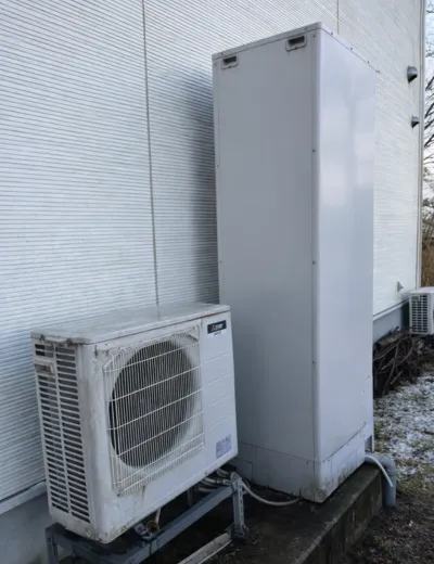 【生駒郡平群町】追いだきの途中で運転音が大きくなるようになったためエコキュートを交換｜SRT-WT46からSRT-S466への施工事例（施工前）