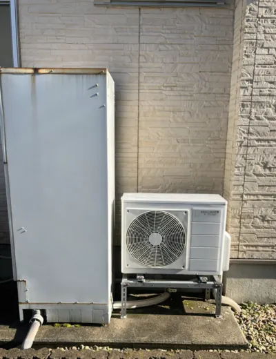 【生駒郡平群町】お湯はりをしたあと浴槽のお湯が減っているように感じたためエコキュートを交換｜CTU-371DA9からCTU-37AZ1への施工事例（施工前）