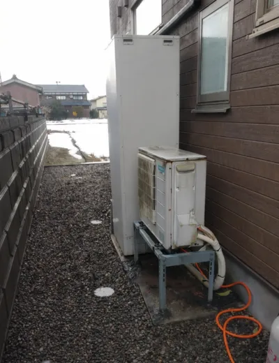 【生駒郡平群町】おふろの自動保温が途中で切れるようになったためエコキュートを交換｜SRT-HPT46WX7からSRT-S466への施工事例（施工前）