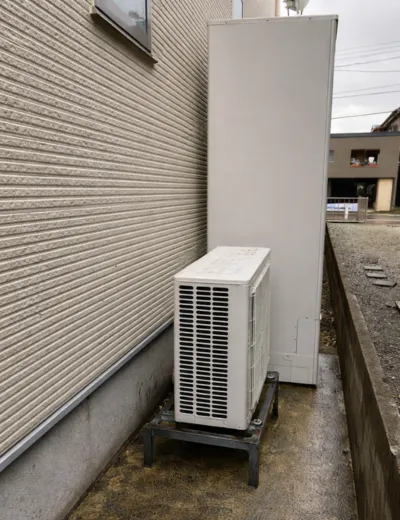 【東近江市】夜間にシャワーの勢いが弱く感じるためエコキュートを交換｜HE-K46BQからSRT-S466Uへの施工事例（施工後）