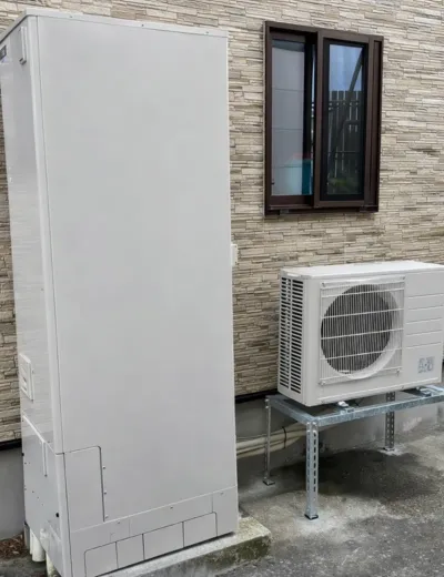 【生駒郡斑鳩町】家族で続けて使うとお湯に余裕がなく感じるようになったためエコキュートを交換｜BE-A46CWUからSRT-S556Uへの施工事例（施工後）