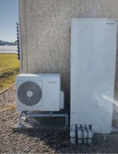 【橿原市】浴室リモコンにエラーが出るようになったためエコキュートを交換｜CTU-461D1A8からCTU-E46AZ1への施工事例（施工前）