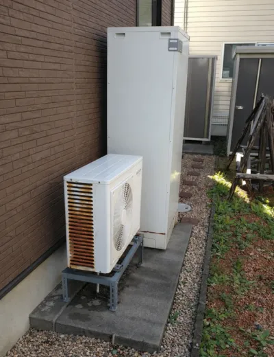 【葛城市】お湯がぬるく感じるようになったためエコキュートを交換｜CTU-37D1A11からCTU-46AZ1への施工事例（施工前）