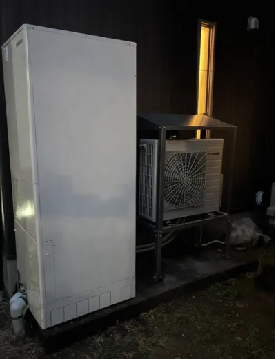 【北葛城郡河合町】台所でお湯を使うと洗面のお湯がぬるくなりやすかったためエコキュートを交換｜BHP-TA372からCHP-37AZ1への施工事例（施工後）