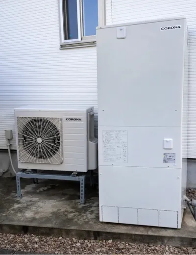 【磯城郡川西町】リモコンの表示が消えることがあり操作しづらくなったためエコキュートを交換｜TUN37RFVからCTU-E46AZ1への施工事例（施工後）