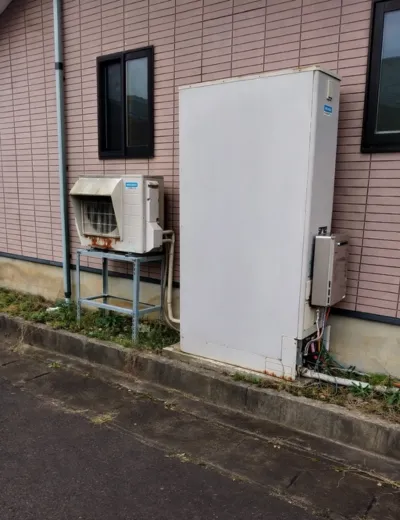 【磯城郡川西町】おふろの自動湯はりが終わっても設定よりぬるく感じるようになったためエコキュートを交換｜SRT-HPT43WUZ6からSRT-S436UZへの施工事例（施工前）