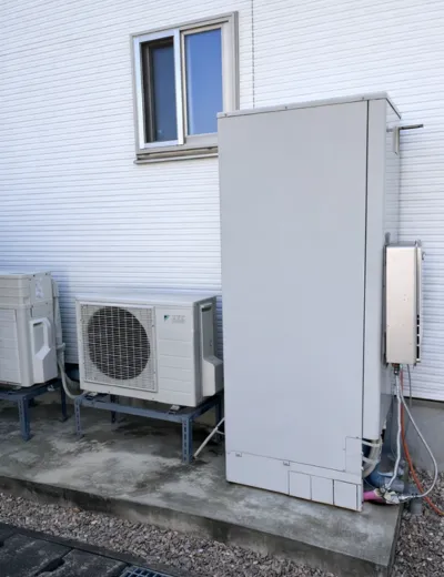 【磯城郡川西町】リモコンの表示が消えることがあり操作しづらくなったためエコキュートを交換｜TUN37RFVからCTU-E46AZ1への施工事例（施工前）