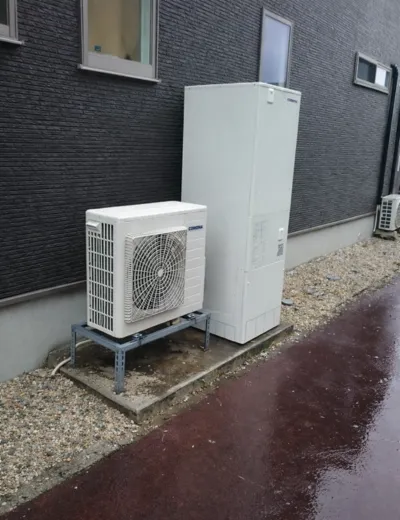 【北葛城郡広陵町】朝の洗面でお湯になるまで時間がかかるようになったためエコキュートを交換｜HWH-B375TからCHP-37AZ1への施工事例（施工後）