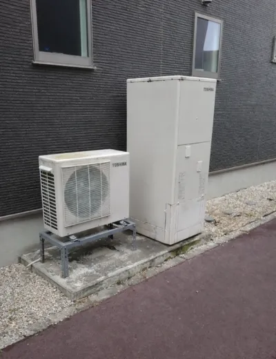 【北葛城郡広陵町】朝の洗面でお湯になるまで時間がかかるようになったためエコキュートを交換｜HWH-B375TからCHP-37AZ1への施工事例（施工前）