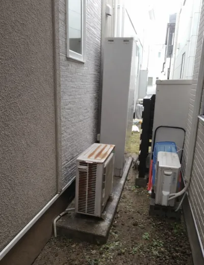 【北葛城郡広陵町】夜間の運転音が以前より大きく感じるようになったためエコキュートを交換｜SRT-HPT43WZ6からCHP-E462AZ1への施工事例（施工前）
