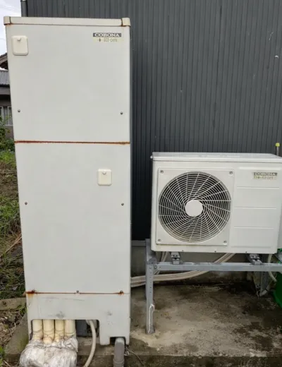 【奈良市】朝は使えても夜になるとお湯が足りなく感じるようになったためエコキュートを交換｜CTU-371DA10からEQX46YFVへの施工事例（施工前）