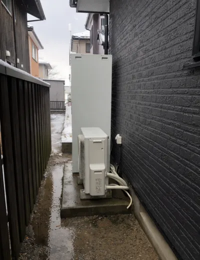 【北葛城郡王寺町】シャワーを使っている途中で急にぬるくなることがあったためエコキュートを交換｜HHP-AT374HATRからCTU-46AZ1への施工事例（施工後）