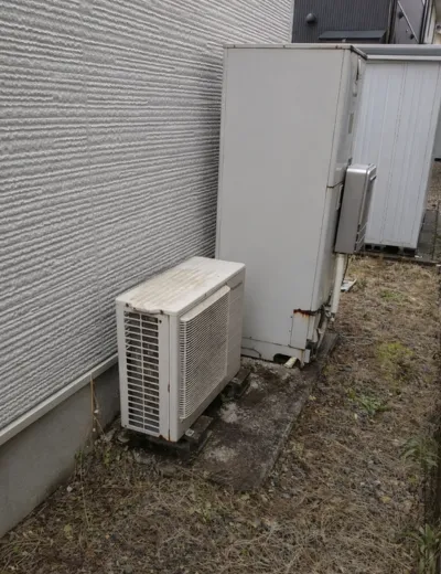 【北葛城郡王寺町】お湯は使えるのに沸き増し後の回復が遅く感じるようになったためエコキュートを交換｜HE-K37DQからTUX37XFVへの施工事例（施工前）