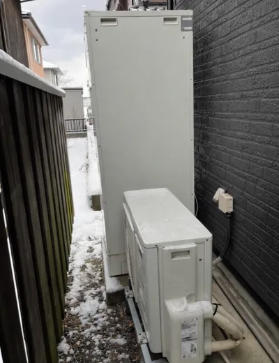 【北葛城郡王寺町】シャワーを使っている途中で急にぬるくなることがあったためエコキュートを交換｜HHP-AT374HATRからCTU-46AZ1への施工事例（施工前）