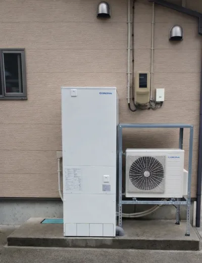 【近江八幡市】シャワーの温度が途中で変わるためエコキュートを交換｜CTU-461D1A11からCTU-E46AZ1への施工事例（施工後）