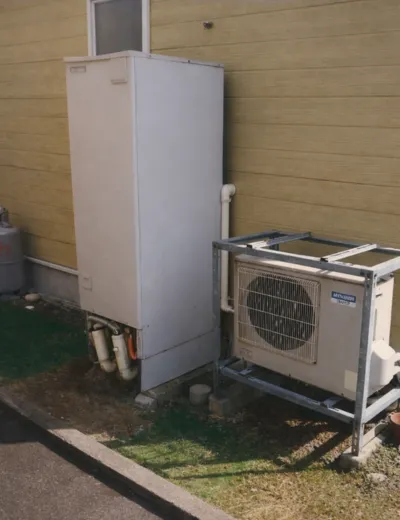 【大津市】沸き上げに時間がかかるようになったためエコキュートを交換｜SRT-HPT37W3からSRT-S376への施工事例（施工後）