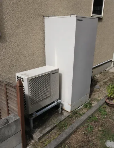 【桜井市】おふろのお湯が冷めやすくなったためエコキュートを交換｜HE-46D3QからHE-D46FQSへの施工事例（施工前）