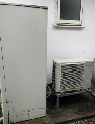 【桜井市】おふろの自動湯はりができなくなったためエコキュートを交換｜TUN37MFVからHE-J46LQへの施工事例（施工前）