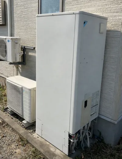 【三田市】お湯の量が足りなく感じるためエコキュートを交換｜TUN37MFVからCTU-E46AZ1への施工事例（施工前）