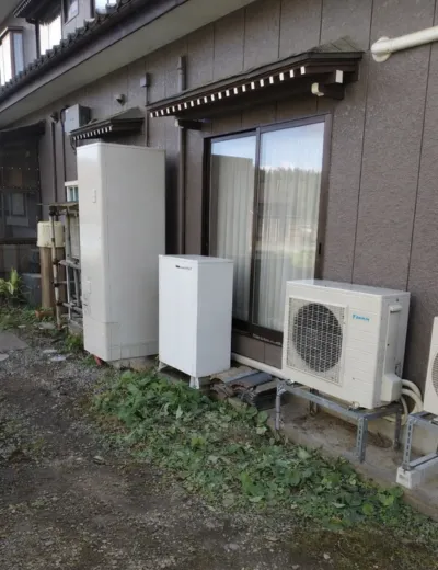 【天理市】おふろの温度が下がりやすくなったためエコキュートを交換｜SRT-HPT46W4からEQX46YFYへの施工事例（施工後）