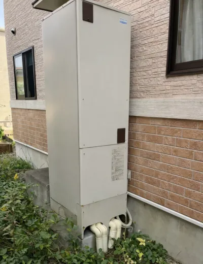 【天理市】浴室リモコンにエラーが表示されるようになったためエコキュートを交換｜BE-F46CWUからSRT-S466への施工事例（施工前）