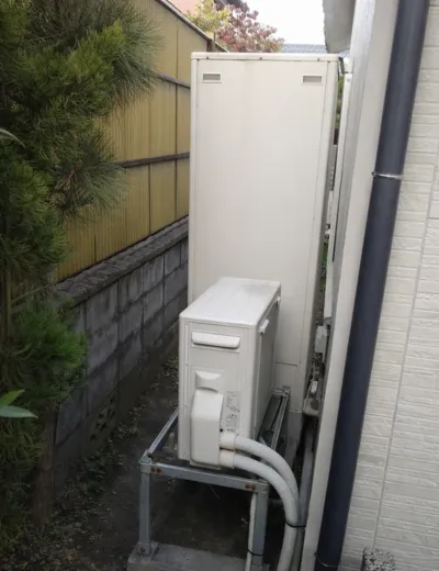 【天理市】お湯はりに時間がかかるようになったためエコキュートを交換｜HWH-FBH373CTからCTU-E37AZ1への施工事例（施工前）