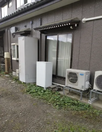 【天理市】おふろの温度が下がりやすくなったためエコキュートを交換｜SRT-HPT46W4からEQX46YFYへの施工事例（施工前）