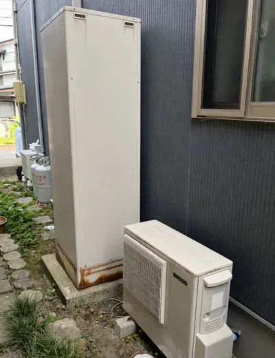 【宇陀市】おふろの追いだきをしてもすぐに冷めてしまったためエコキュートを交換｜SRT-HPT46W1からSRT-S466への施工事例（施工前）