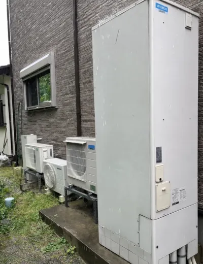 【大和郡山市】運転中の音が気になるようになったためエコキュートを交換｜SRT-HPT46W6からSRT-S466への施工事例（施工前）