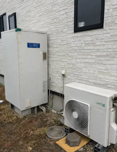 【野洲市】お湯が途中で水になるためエコキュートを交換｜SSHP-JK461TNからSRT-S376への施工事例（施工前）