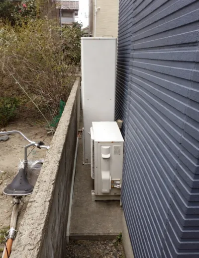 【高市郡明日香村】ヒートポンプまわりの水漏れが気になるようになったためエコキュートを交換｜HE-WU37EQからEQA37YFTVへの施工事例（施工前）