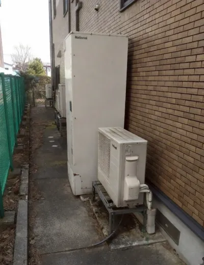 【高市郡明日香村】おふろのお湯をためるといつもと違うにおいが気になるようになったためエコキュートを交換｜HE-46K2QからHE-S46LQSへの施工事例（施工前）