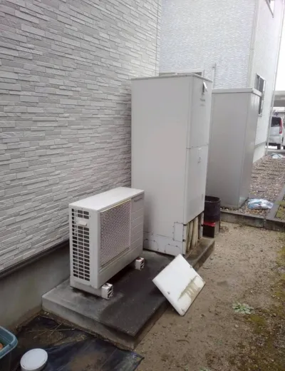 【神崎郡福崎町】ふろ自動を押してから湯はりが始まるまで時間がかかるようになったためエコキュートを交換｜HE-K37BQからSRT-ST377への施工事例（施工前）