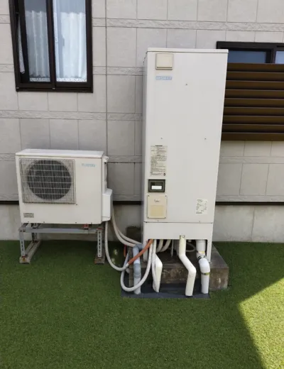 【姫路市】シャワーの勢いが以前より弱く感じられたためエコキュートを交換｜SRT-HP37W1からSRT-ST376Uへの施工事例（施工前）