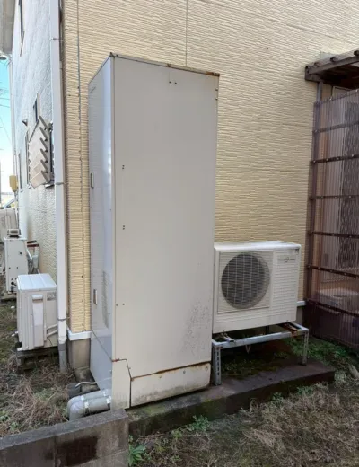 【神崎郡市川町】シャワー使用中にお湯の温度が安定しにくくなったためエコキュートを交換｜HHHP-T461HATからSRT-ST467への施工事例（施工前）