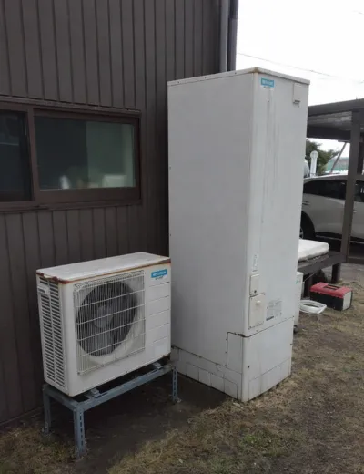 【川辺郡猪名川町】朝に残湯量を確認すると満タンまで沸き上がっていない日が出てきたためエコキュートを交換｜SRT-HPT46W6からSRT-ST467への施工事例（施工前）