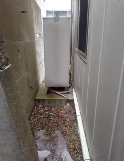 【加古郡稲美町】蛇口からお湯を出した直後の温度が安定しにくくなったためエコキュートを交換｜BE-F37BWUからCTU-37AZ1への施工事例（施工前）