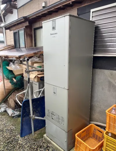 【伊丹市】ふろ自動を押してもお湯がたまり始めない日が出てきたためエコキュートを交換｜HE-AK46FQからSRT-ST466への施工事例（施工前）