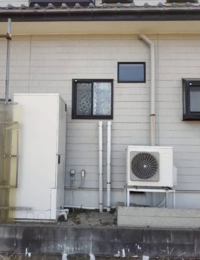 【加古川市】浴槽の排水後に自動配管洗浄が作動しない日が出てきたためエコキュートを交換｜BHP-TAD564からSRT-ST467への施工事例（施工前）