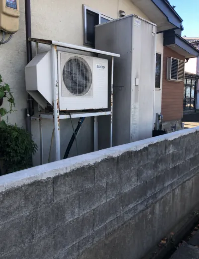 【亀岡市】追いだきをしてもおふろがしっかり温まりにくくなったためエコキュートを交換｜SHP-TC46G-KからTUX46XFVへの施工事例（施工前）