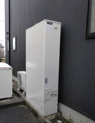 【川西市】浴槽の排水後に循環口から水がしばらく出続けることがあったためエコキュートを交換｜CTU-H4628AからSRT-ST437UZへの施工事例（施工後）