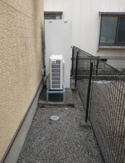 【神戸市北区】追いだきをしても浴槽のお湯が温まりにくくなったためエコキュートを交換｜BHP-TA46LHTからCTU-46AZ1への施工事例（施工後）