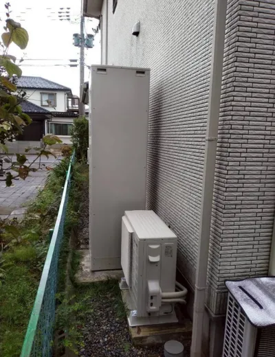 【神戸市灘区】おふろの自動保温をしても温かさが続きにくくなったためエコキュートを交換｜HE-460SDQからHE-S46LQへの施工事例（施工後）