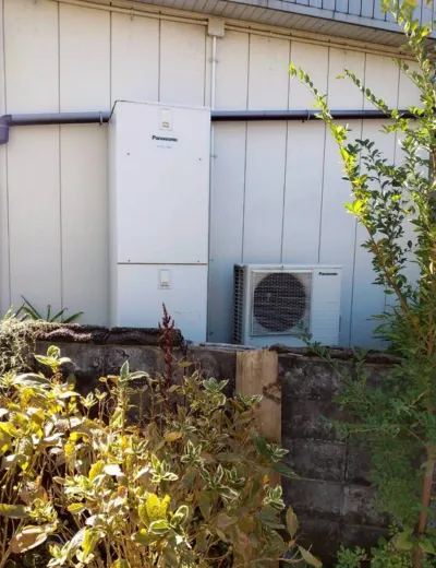 【神戸市灘区】おふろの追いだき開始後に温まるまでの時間が長くなったためエコキュートを交換｜HE-KU46BQからTUA46YFVへの施工事例（施工前）