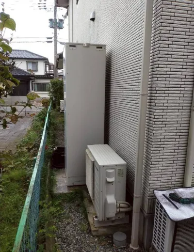 【神戸市灘区】おふろの自動保温をしても温かさが続きにくくなったためエコキュートを交換｜HE-460SDQからHE-S46LQへの施工事例（施工前）