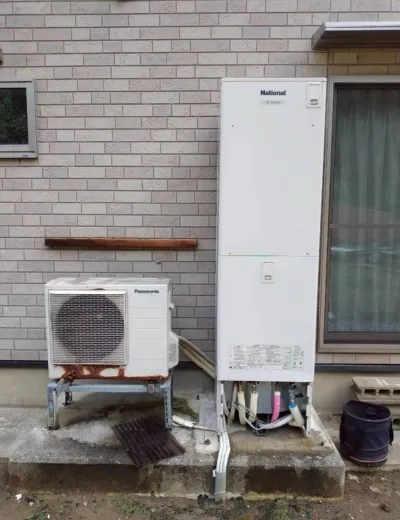 【神戸市灘区】おふろの湯はり完了後に水位が安定しにくくなったためエコキュートを交換｜HE-K46AQからTUX46ZFVへの施工事例（施工前）